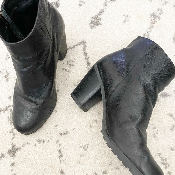 Top Gloria Black Leather Booties - Picture 2 of 6